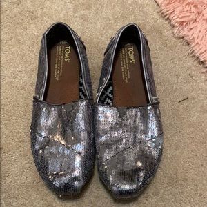 Toms. Women’s 8.5